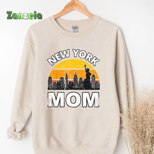 New York City Mom Mother’s Day Gift Mommy Mama NYC Skyline T-Shirt