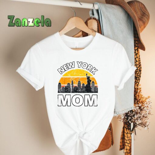 New York City Mom Mother’s Day Gift Mommy Mama NYC Skyline T-Shirt